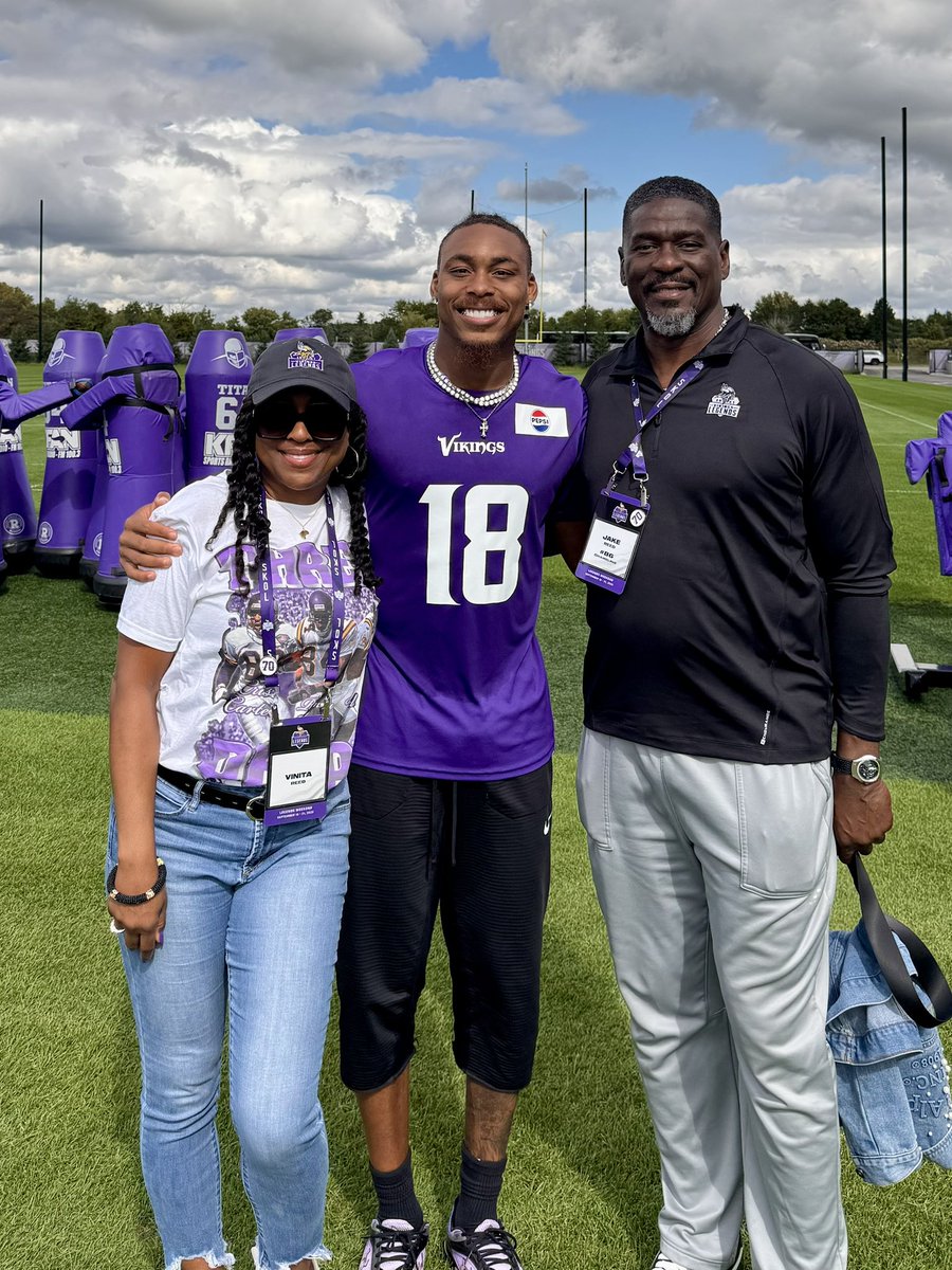 What a great day at practice today! I especially enjoyed seeing my man <a href="/JJettas2/">JJETS✈️</a>  <a href="/Vikings/">Minnesota Vikings</a> #Skol