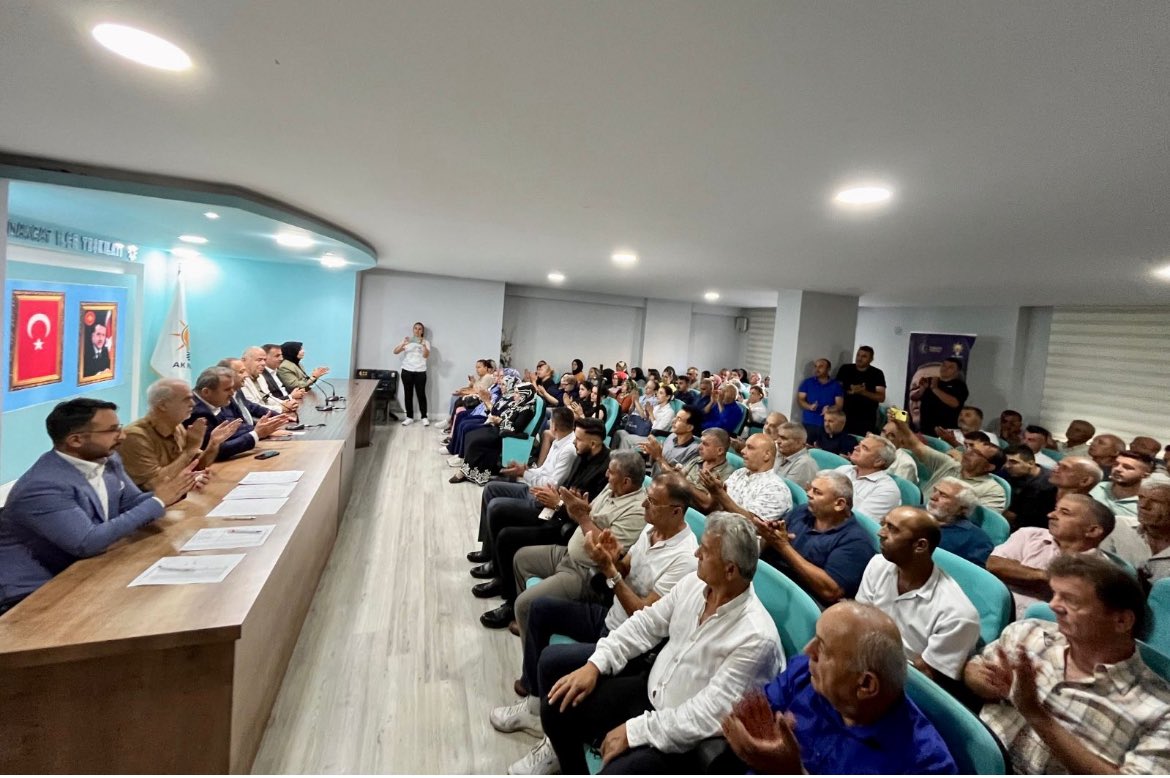 Genel Merkez Disiplin Kurulu Üyemiz Sayın Abbas Aydın, MKYK Üyemiz Sayın Mehmet Umur ve İlçe Koordinatörümüz Halil Ece’nin katılımlarıyla, dört kademe İlçe Danışma Meclisi toplantımızı gerçekleştirdik.