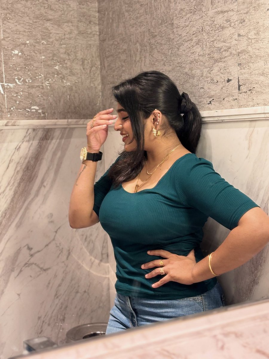nainikax's tweet photo. Why do people take photos in restrooms?
.
Me: ambience 🫰 https://t.co/0ToXFHNu5W