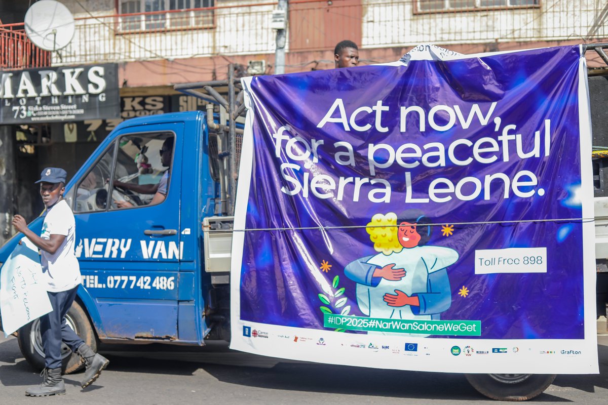 UNDPSierraLeone's tweet photo. Earlier today, @UNDPSierraLeone's team joined a Peace Walk in Freetown ahead of #internationalpeaceday 2025 which falls on September 21. Led by our #DepResRep @KevinPetrini , we walked alongside the @icpncsl and partners under the theme "Act Now for a Peaceful Sierra Leone".
Together, we took to the streets to reaffirm our shared commitment to peace, unity, and cohesion for all.
@ahunnaeziakonwa @UNPeacebuilding @UNSierraLeone @awokonewspaper