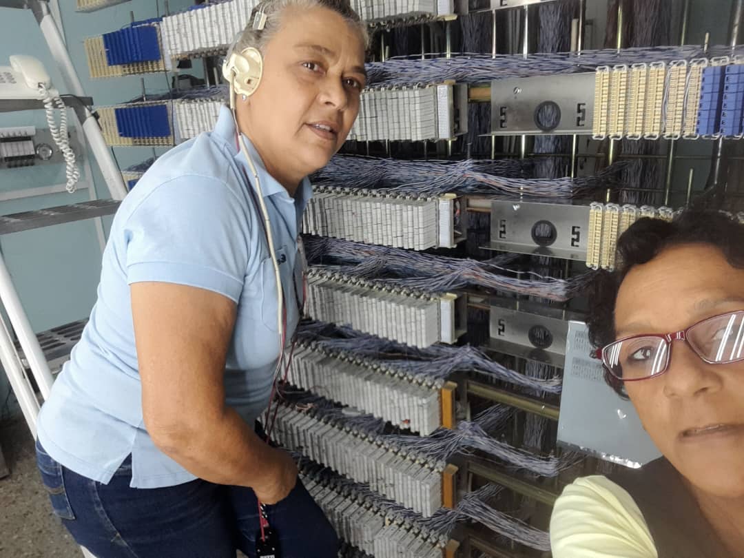 Las mujeres cubanas, de <a href="/ETECSA_Cuba/">ETECSA</a> , frente a los desafíos cotidianos, convirtiendo en milagro el barro. 
#ArtemisaJuntosSomosMás 
#EtecsaConCuba