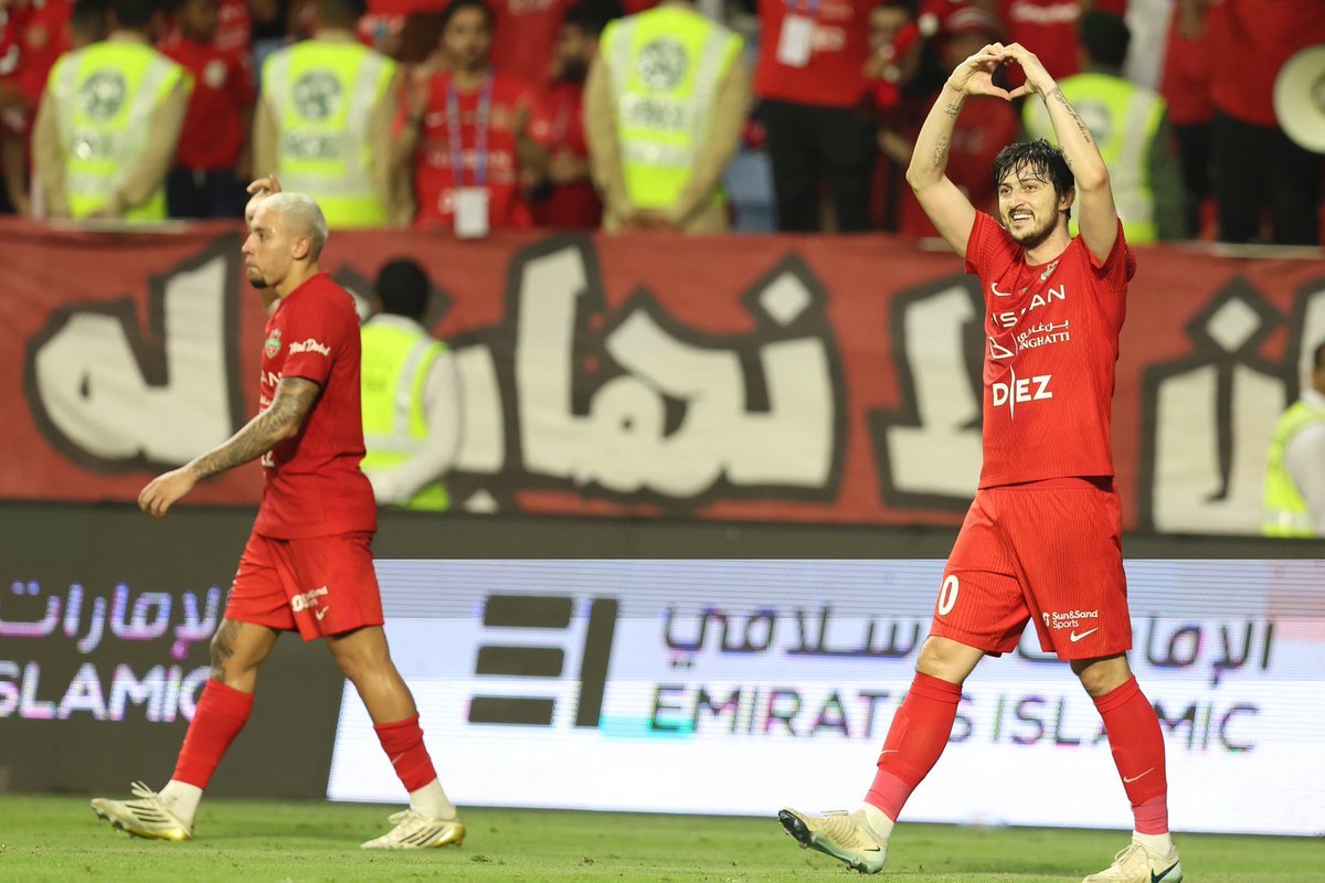 co_c9's tweet photo. يتعافون الناس برؤية من يحبون
ويتعافى قلبي برؤية الاهلي و سردار ❤️ https://t.co/3SaEjOdXu1
