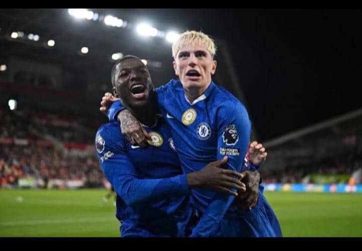 GOOOAAAAALLLLLLLL!!!! 
ALEJANDRO GARNACHO HAS WON IT FOR CHELSEA IN THE 150TH MINUTE!!!! ⚽⚽⚽

MANCHESTER UNITED  2 - 3 CHELSEA

WHAT A COMEBACK FOR CHELSEA!!!!