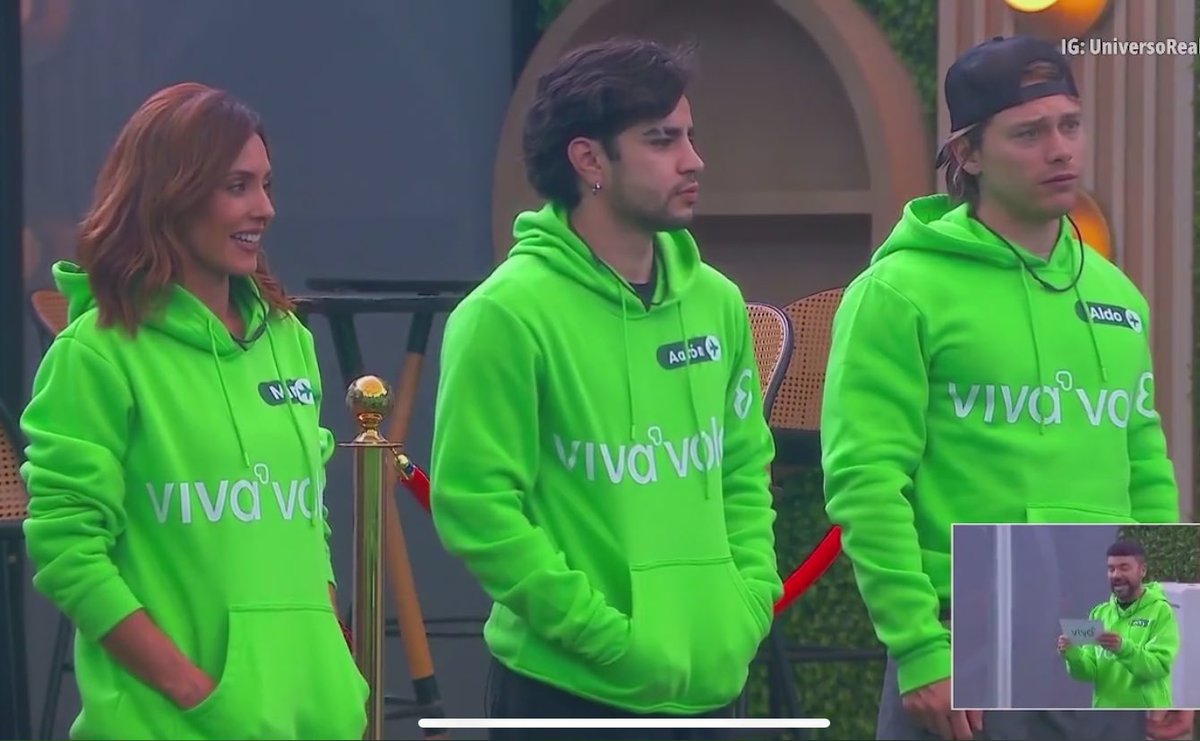 estas son las caras de 3 personas que pistearon hasta las 6 de la mañana como si nada 

 #LaCasaDeLosFamososMx