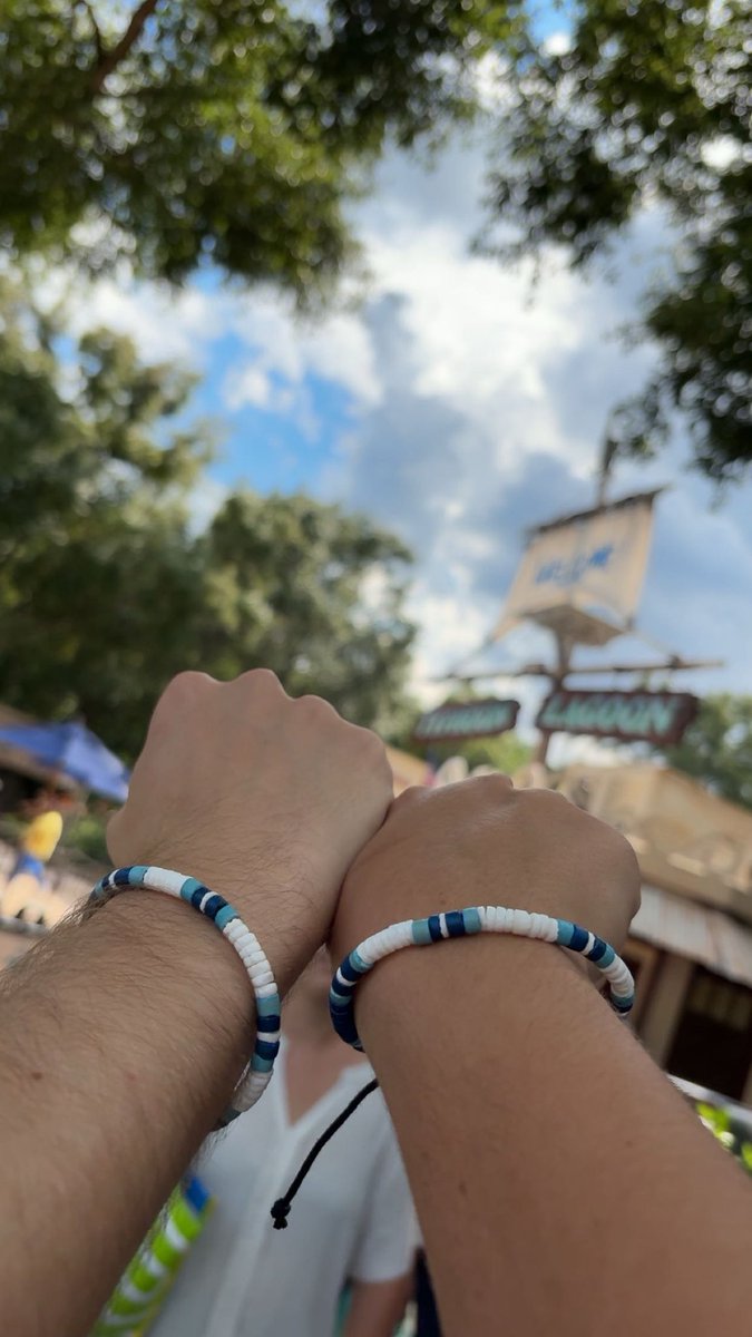 Matching bracelets w/ <a href="/Erixalu/">- Eden/Erixalu -</a> !! 🩵💙🤍