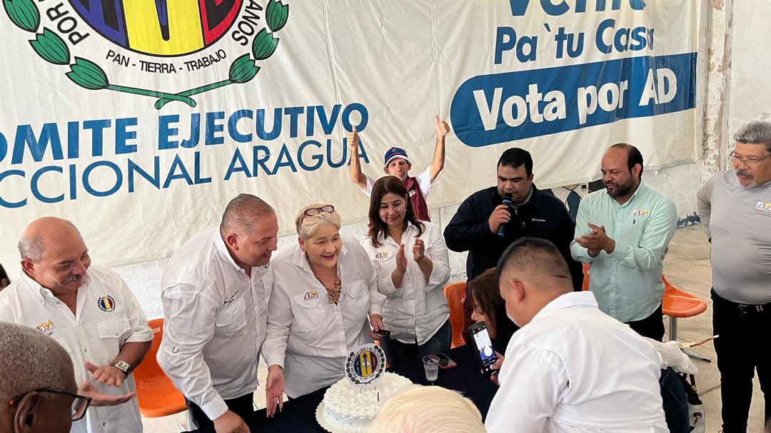 La seccional de Aragua junto a las autoridades de la Secretaría Nacional de Organización, celebraron los 84 años de historia, lucha y democracia de #AcciónDemocrática, una jornada para conmemorar nuestra trayectoria y renovar el juramento de seguir luchando por un país de todos.