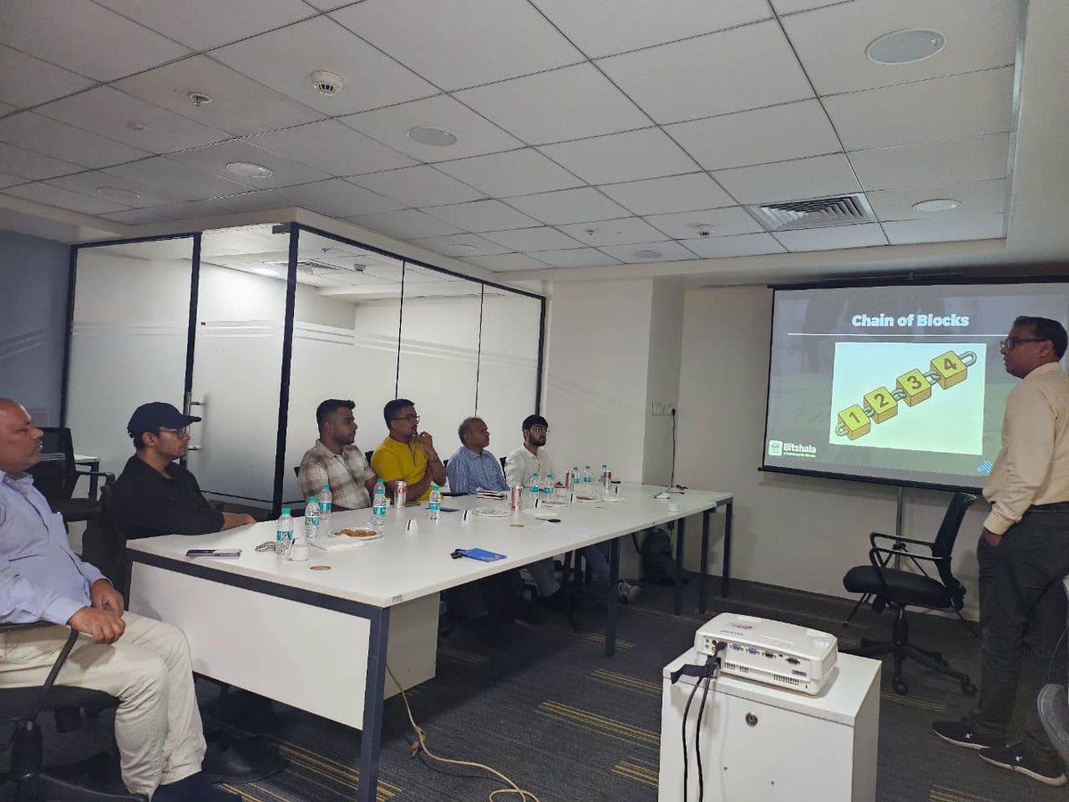 bitshala_org's tweet image. Scene&apos;s from our Bitcoin Masterclass with @zebpay &amp;amp; @bitshala_org in Mumbai. 🇮🇳

We covered:
  -   What is money
  -   Sound money &amp;amp; its properties
  -   Bitcoin 101 — keys, PoW, blocks, supply, mining
  -   About Bitshala’s grassroots mission
  -   About ZebPay’s journey…
