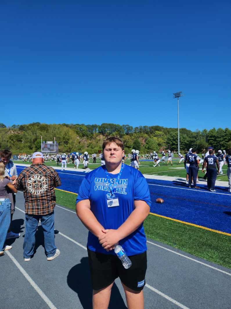 JoeAng73's tweet image. Thank you @SCSUFB for an incredible game day visit, it was a pleasure to learn about the campus and the amazing football program. Was a great game day atmosphere! @_DragonFootball @CoachHartman0 @CoachTello_NCSA