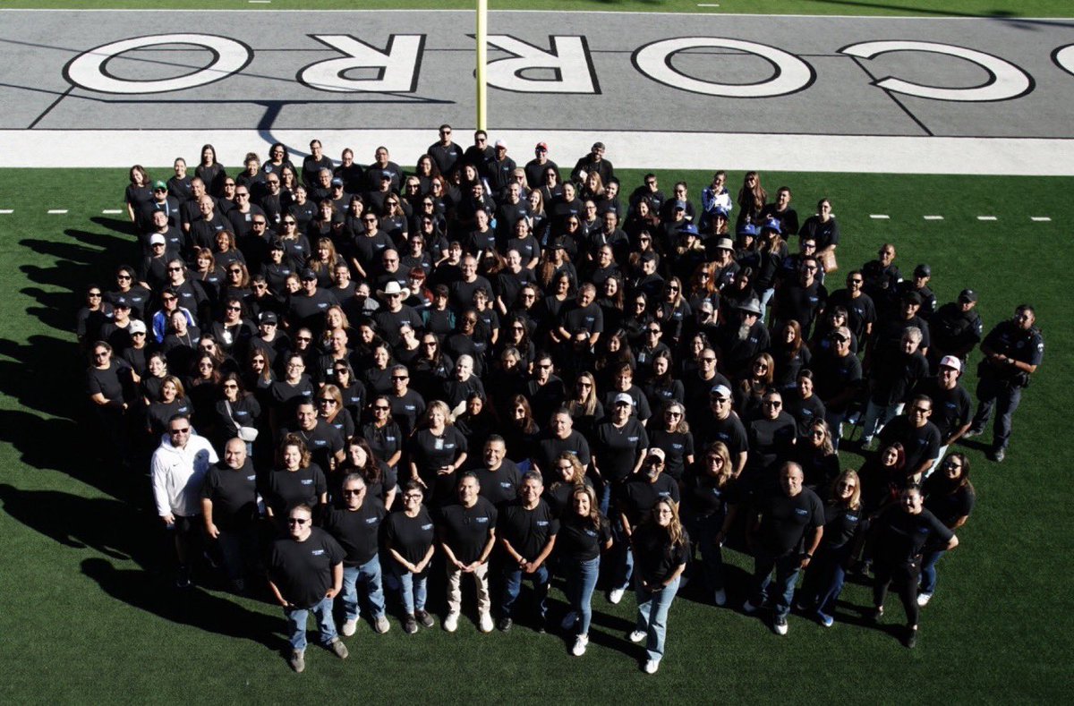Excited to kick off the 11th Annual Walk for Success! 🚶‍♀️🚶‍♂️💙 A tradition that opens doors and brings our scholars back home to SISD. Here’s to another year of opportunity, growth, and success!