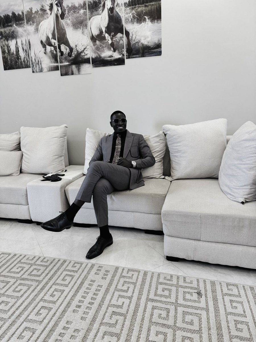 SirDripper's tweet image. Suit perfectly curated by @DripSuits