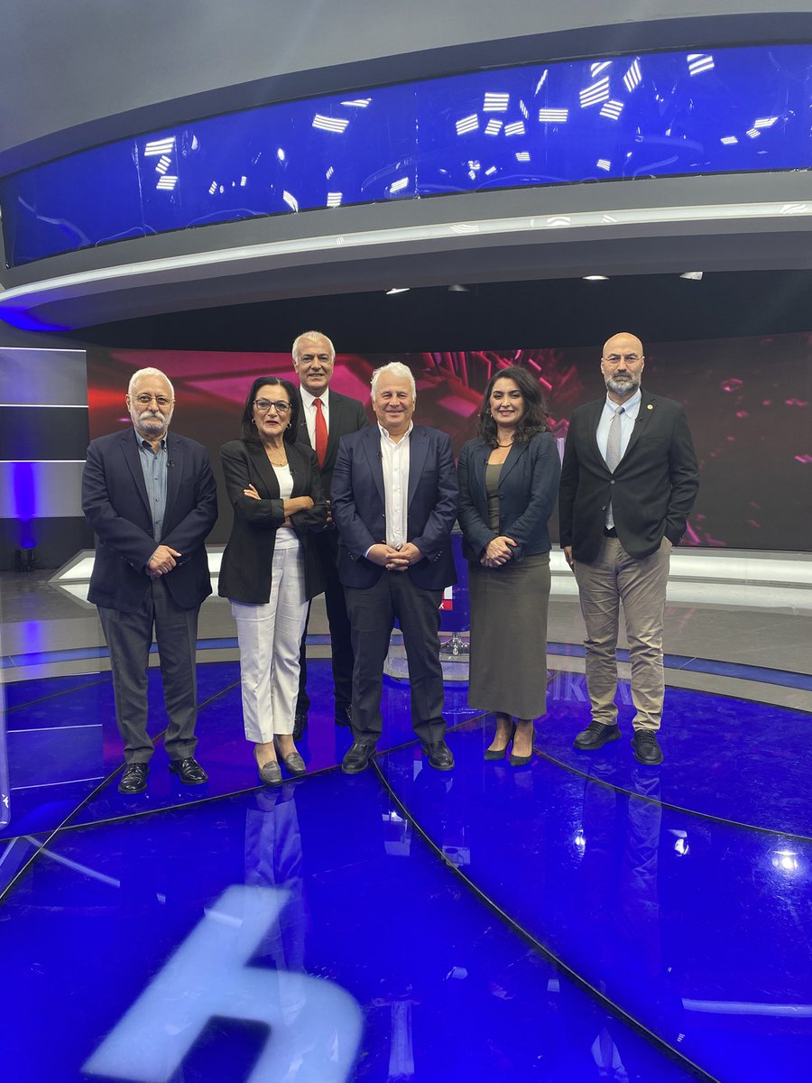 #Açıkça bu gece…
<a href="/FethiAcikel/">Fethi Açıkel</a> <a href="/SaruhanOluc/">Saruhan Oluç</a> <a href="/onerguncavdi/">Õner Günçavdı</a> <a href="/NurBatur/">Nur Batur</a> <a href="/selinnakipoglu/">Selin Nakıpoğlu</a> 
#halktv