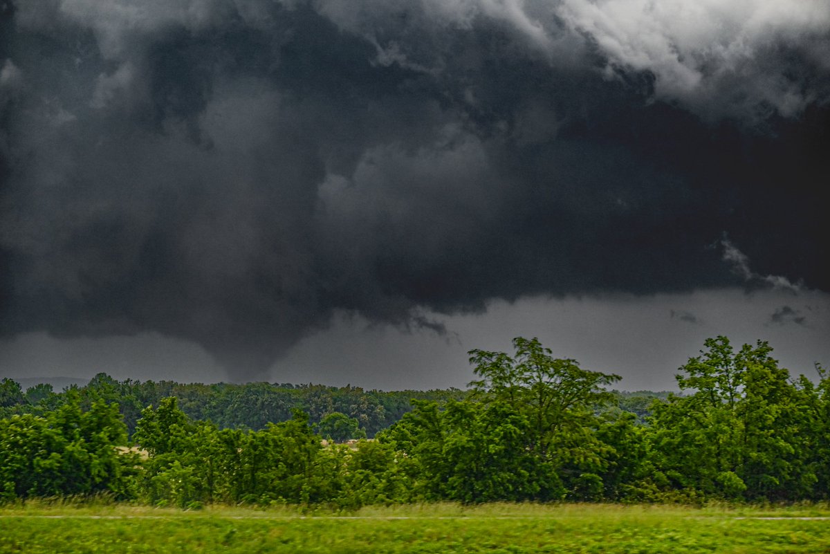 HassRiley61869's tweet photo. If you guys like my tornado and storm chase photography and wanna consider checking out the gallery, here’s the link for my Pictorem collection! https://t.co/9yc2gTmVU8

#abstorm https://t.co/HZ5sua5Mzm