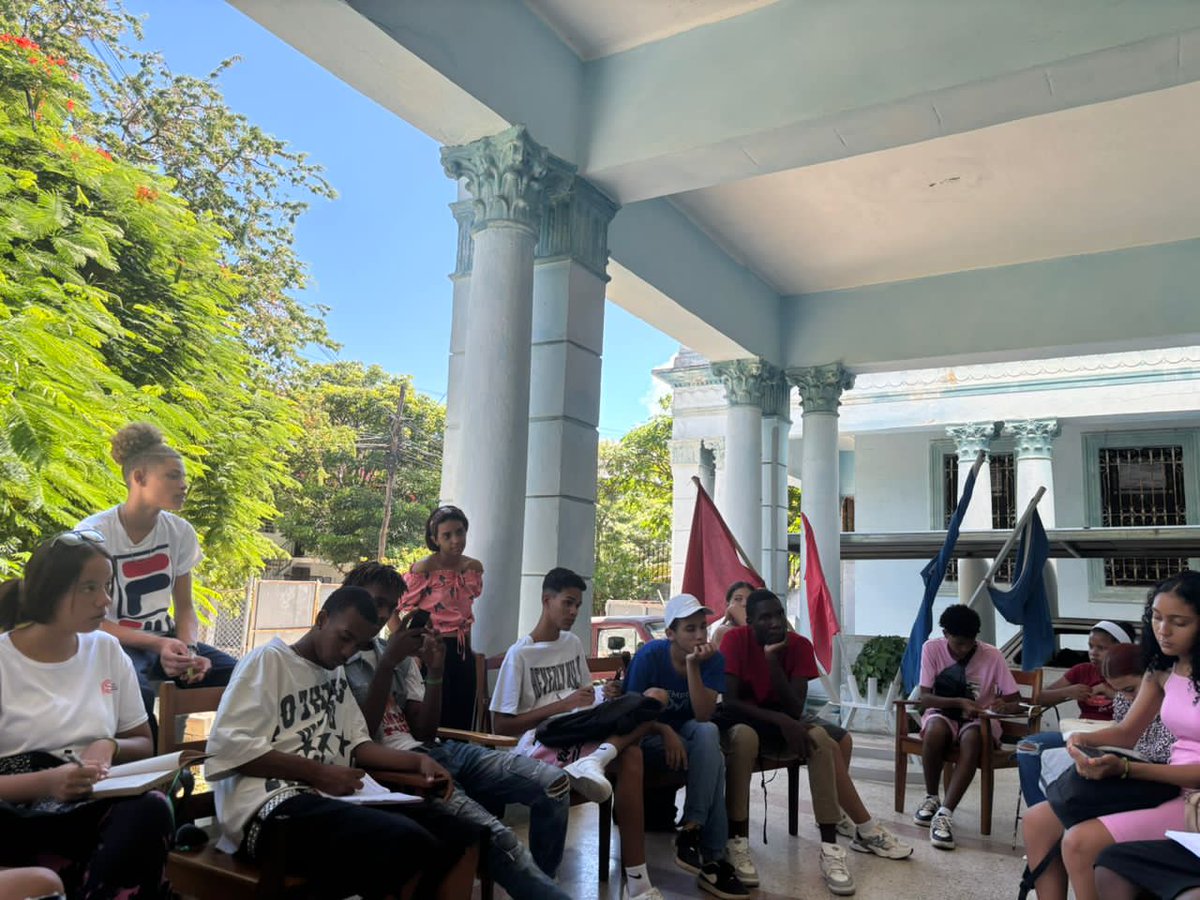 jordan_fgfres's tweet photo. Esta mañana si estuvo divertida y tu no sabe cuánto hoy hicimos la reunión ordinaria de presidentes municipales en el comité provincial de la UJC de LA HABANA super dinámico un espacio entretenido y muy fructífero a la hora de debatir el chequeo de acuerdo.#UnaFEEMQueAmaYFunda https://t.co/ZhuzUIaXq3