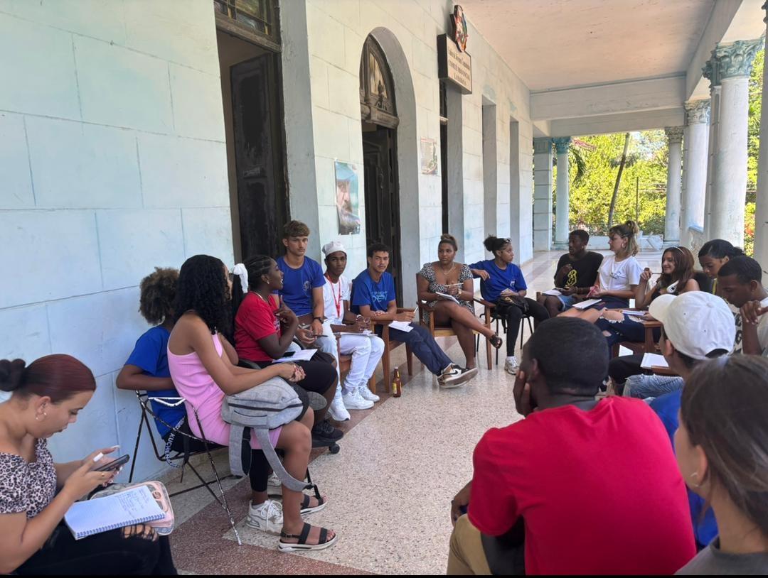 jordan_fgfres's tweet photo. Esta mañana si estuvo divertida y tu no sabe cuánto hoy hicimos la reunión ordinaria de presidentes municipales en el comité provincial de la UJC de LA HABANA super dinámico un espacio entretenido y muy fructífero a la hora de debatir el chequeo de acuerdo.#UnaFEEMQueAmaYFunda https://t.co/ZhuzUIaXq3