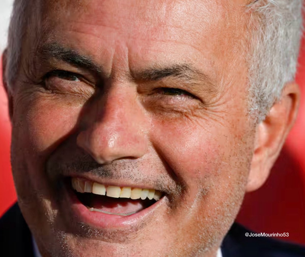 Josemourinho53's tweet image. The best laugh in the universe

A melhor risada do universo ♥️👑🦅&apos;

#JoséMourinho
#Mourinho
#Benfica