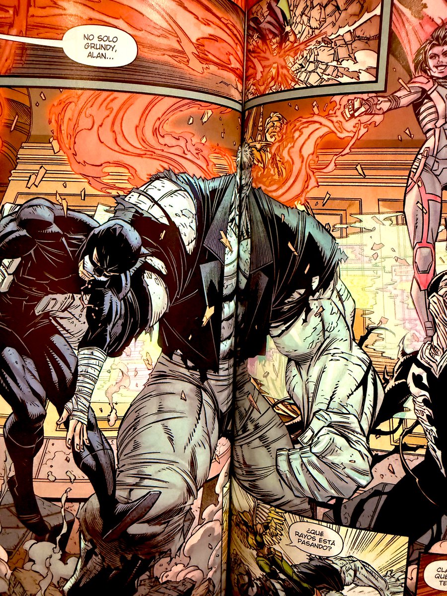 okiser1984's tweet image. Para mí son todas un sí. Ya podría salir también en grapa la JSA y así poder disfrutar de la splash page como toca, pero es lo que hay. JSA la seguiré pero me espero al tomo. 

#JSA #AbsoluteMartianManhunter #absoluteflash #absolutegreenlantern