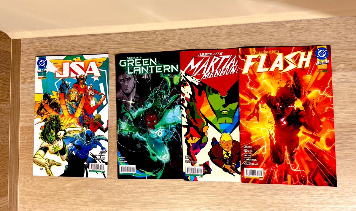 okiser1984's tweet image. Para mí son todas un sí. Ya podría salir también en grapa la JSA y así poder disfrutar de la splash page como toca, pero es lo que hay. JSA la seguiré pero me espero al tomo. 

#JSA #AbsoluteMartianManhunter #absoluteflash #absolutegreenlantern