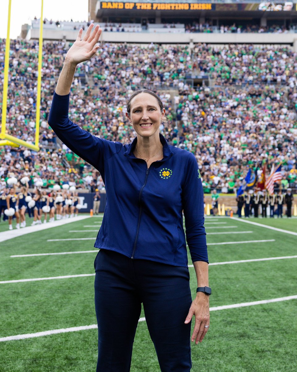 ndwbb's tweet photo. Cheer Her Name, cheer her legacy ☘️

#GoIrish // @ruthriley00 https://t.co/9FG3mrhpBP