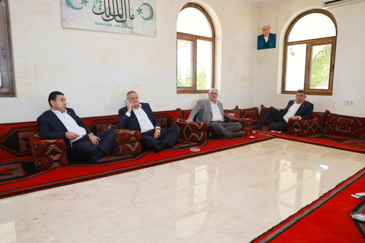 📍Akören Mahallemizde,Sn.Halaf Kılıç’ı ziyaret ettik. 

Misafirperverliklerinden dolayı kendilerine teşekkür ediyorum.