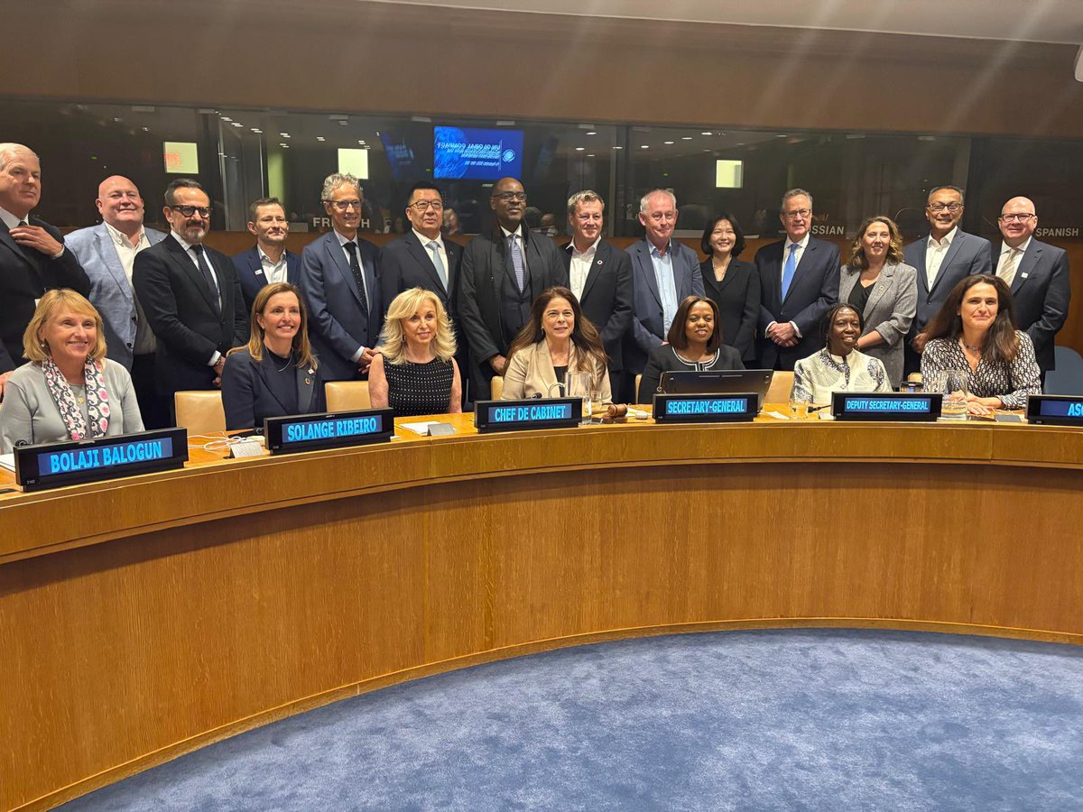 Como presidente del grupo gubernamental #UNGlobalCompact 🇲🇽 participó en un diálogo con el SGONU <a href="/antonioguterres/">António Guterres</a>.
El sector privado tiene un papel fundamental para hacer frente a la crisis climática. #UN80