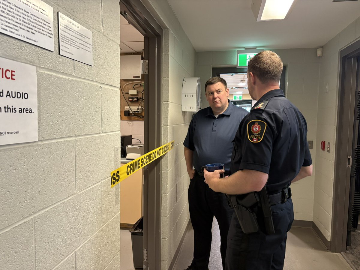 Thanks to Chief Kyle Johnstone and <a href="/AylmerPolice/">Aylmer Police</a> for welcoming the community to their headquarters as part of the Aylmer and Area Heritage Festival. 

Always appreciate the opportunity to speak with <a href="/chiefjohnstone/">Kyle Johnstone</a> about community policing and bail reform.