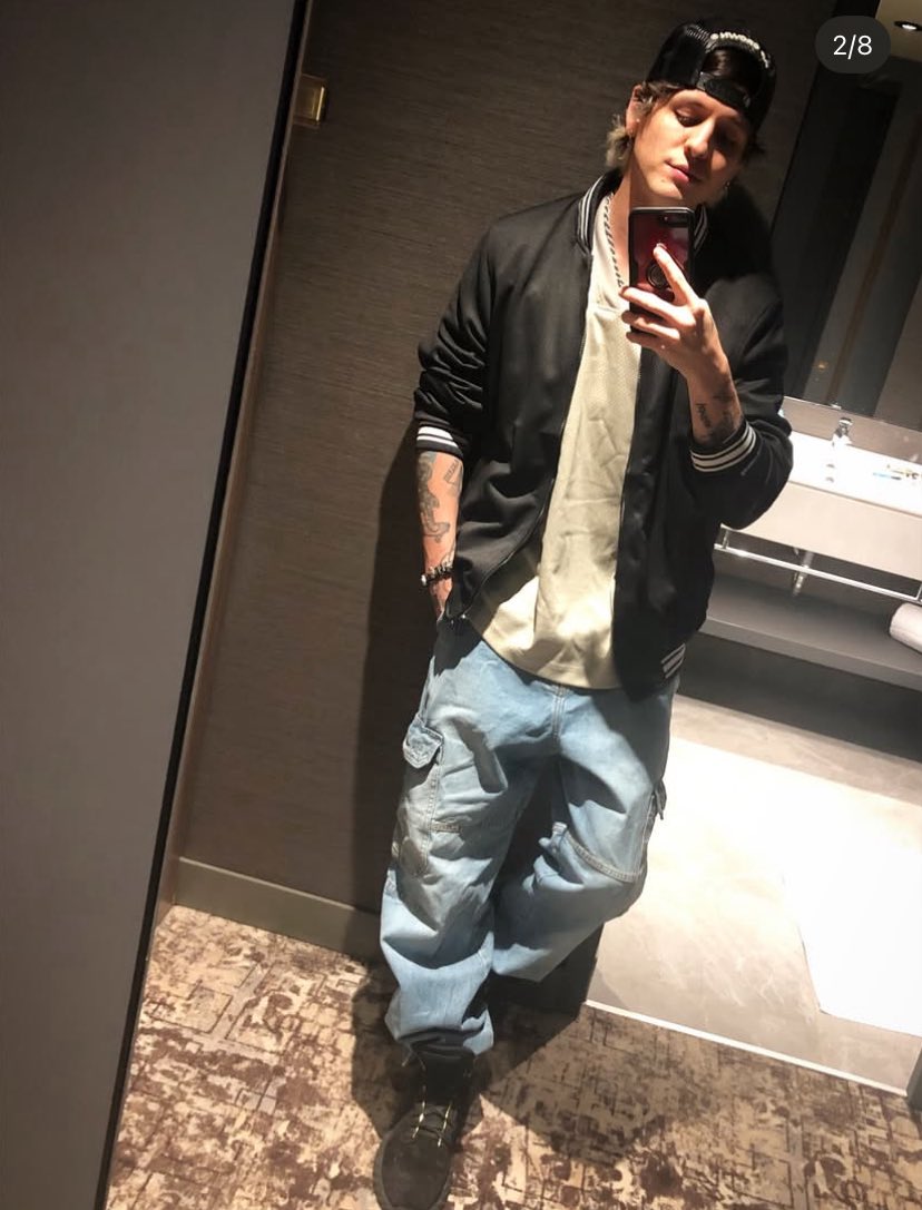 honeychrisv's tweet photo. Que porte, que estilo, que outfit, que guapo, que hombre 😍 https://t.co/8KqgGc5VZC
