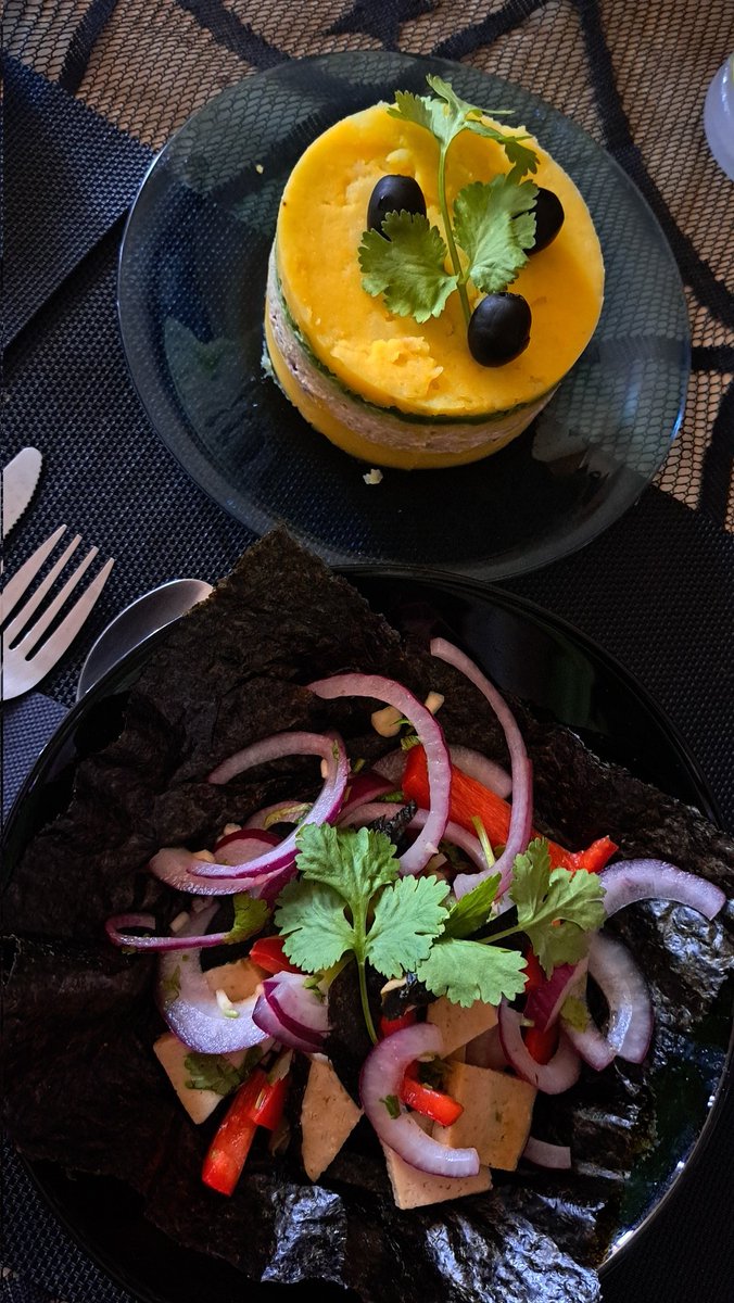 hoy he cocinado Ceviche y Causa Peruana al estilo vegano para el cum de mi amorcito