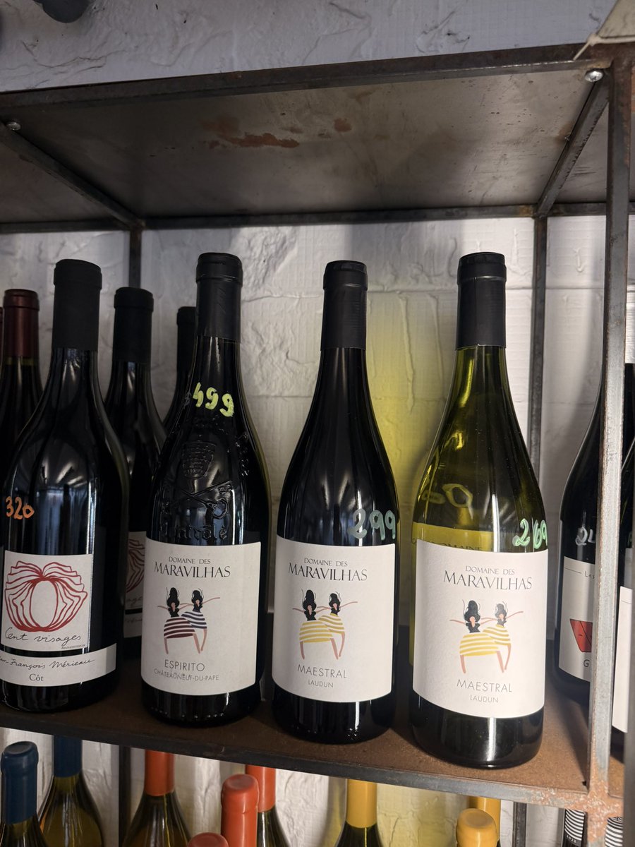 juro uma coisa q eu tenho dificuldade de assimilar é pagar 500 reais casualmente numa garrafa de vinho

eu, q vim da escassez, não consigo me imaginar, nem ganhando na mega sena, gastar isso numa parada tão efêmera (por mais gostosa q seja) 

não julgo… cada um com seus gostos