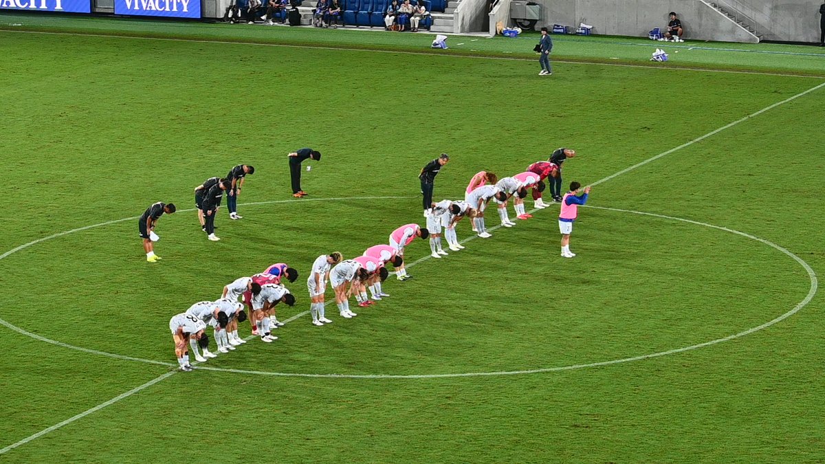 <a href="/shatyoo/">左伴繁雄 / Shatyoo</a> スポーツマンシップの高さを見せつけられました。

プロスポーツ興業とはこうありたいものだと思いました

ただ、全てのチームが絶対こうあれ！とは思いません

多様なチームがある中だからこそ、この態度や姿勢が輝きますね
ありがとうございました👏

x.com/ko_viv/status/…