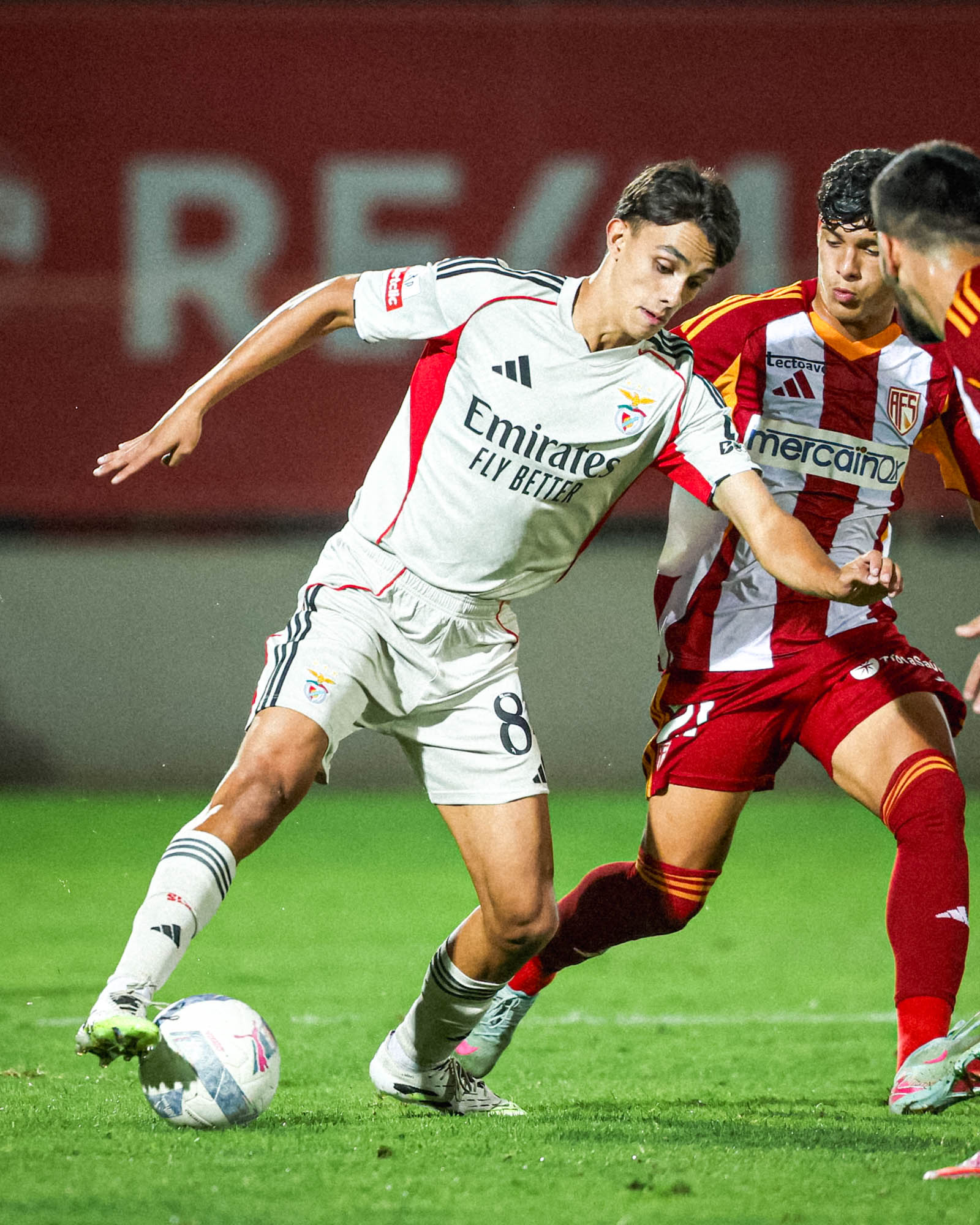 Benfica goleó en el debut de Mou | @SLBenfica