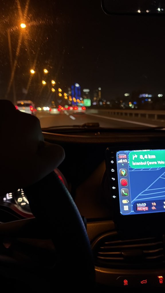 Sât 02:50 bile olsa İstanbul trafiği hassasiyetini koruyor tebrikler İstanbul