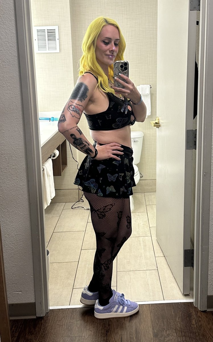 Jojo 👻 tweet media