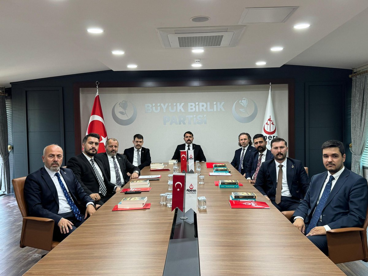 Alperen Ocakları Eğitim Kültür ve Dayanışma Vakfı Yönetim Kurulu toplantımızı, bir kısmına Büyük Birlik Partisi Genel Başkanımız Sn. Mustafa Destici Beyefendilerin eşliğinde, Genel Başkanımız Sn. Ali Can Kocaman ve Genel Başkan Yardımcılarımızın katılımıyla gerçekleştirdik.