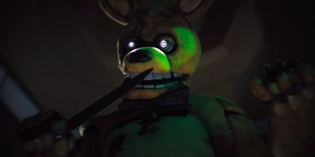 JonnyBlox's tweet photo. Matthew Lillard says William Afton's knife wipe in ‘FIVE NIGHTS AT FREDDY'S’ wasn't an intentional reference to Ghostface in ‘SCREAM’!

“It’s something I did instinctually that the director liked and had me do again. I don’t think I realized it was in Scream. Just for the record, I haven’t seen Scream in 20 years. So, it’s not like I go, oh yeah, remember that thing. I’m not that smart.”

(Via: Popverse / GalaxyCon)
#fnaf #fnafmovie #fivenightsatfreddys
