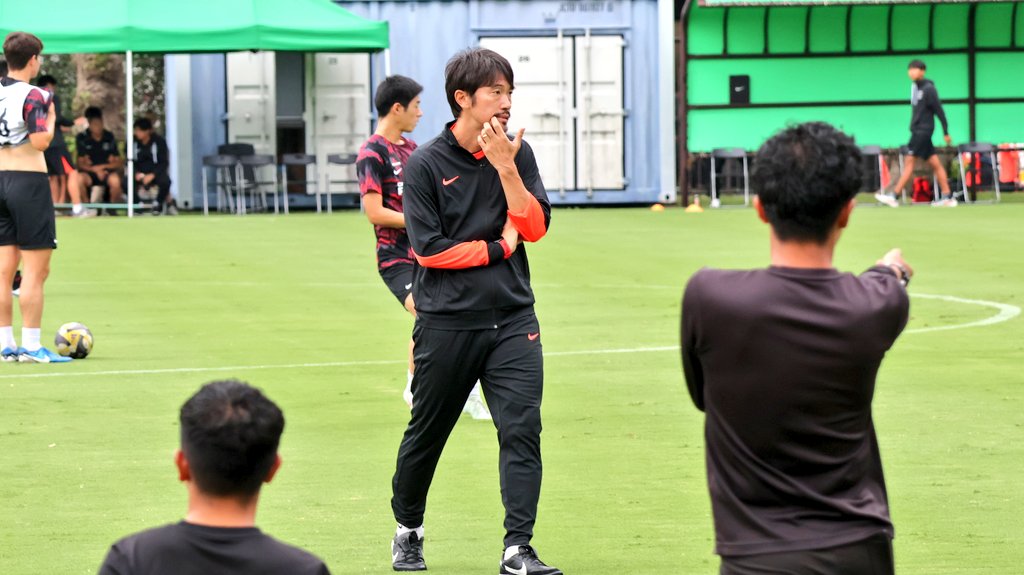 浦和レッズ　阿部勇樹　パーカー　Lサイズ 浦和レッズ 阿部勇樹 パーカー Lサイズ 新品 news_251712_1.jpg
