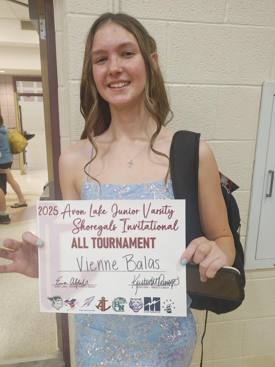 HolyNameVB's tweet photo. Congrats JrVarsity on finishing 3rd at the Avon Lake Invite. They beat Aurora in 3, lost to Magnificat, and then beat Austintown Fitch in 3! Congrats Vienne Balas on being selected to the All-Tournament Team🏐🏐🏐
@HNGreenwave @NamerAthletics https://t.co/4xsCXdArkV