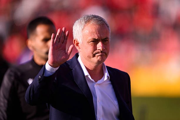 __TheSpecial1__'s tweet photo. VICTORIA 0-3 EN EL DEBUT 🔴

Mou vence 0-3 en su debut con el @SLBenfica 

El rival no era de mucha entidad, pero la esencia del equipo era diferente 

#Mourinho #AFSSLB #LigaPortugalBetclic https://t.co/j2rsLMhwH9