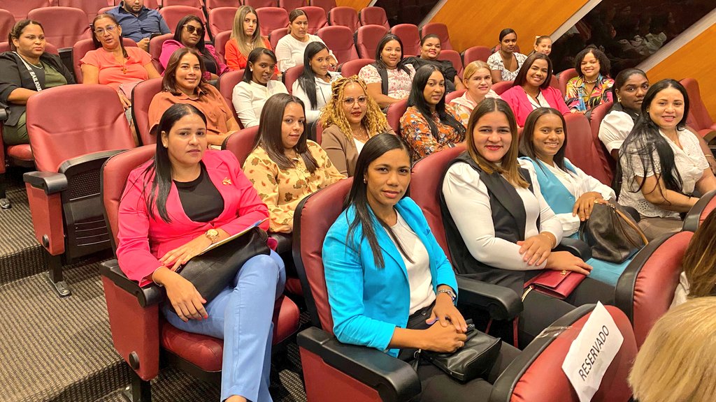 GuillermoMauriz's tweet photo. Acto de Cierre de la Maestría en Procesos Pedagógicos y Gestión de la Educación Infantil, Promoción 2023-2024 en la @uasdcentromao1.
#MaestríadeCeremonia https://t.co/lu2iVZ7tRa