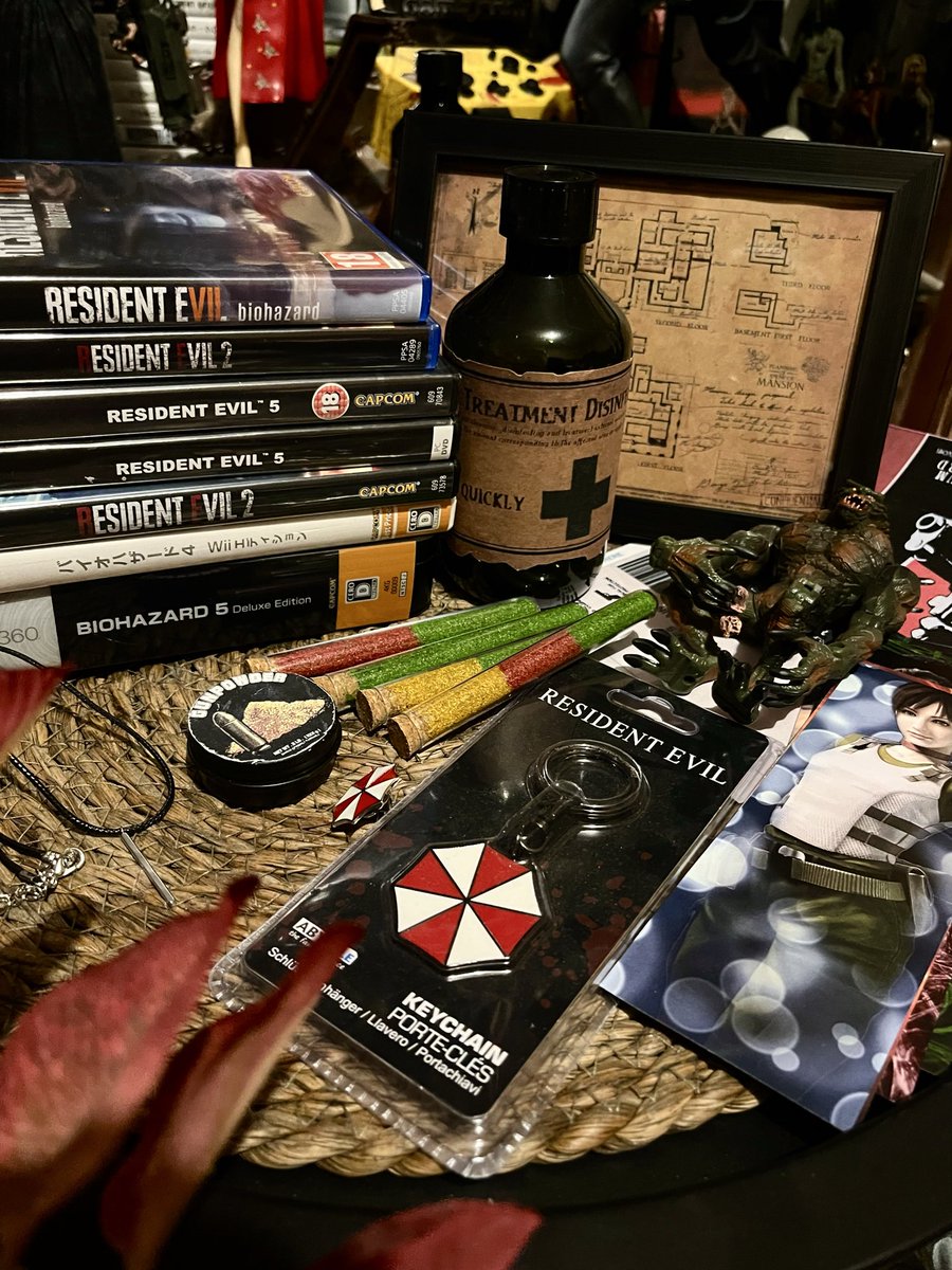 Miss__Melissou's tweet photo. J’organise un concours Resident Evil ! Et ça se passe sur mon insta : miss.melissou ! 
Concours ouvert uniquement à l’union Européenne 🇪🇺 ! 

#REBHFun #ResidentEvil https://t.co/9t5sggvd1D