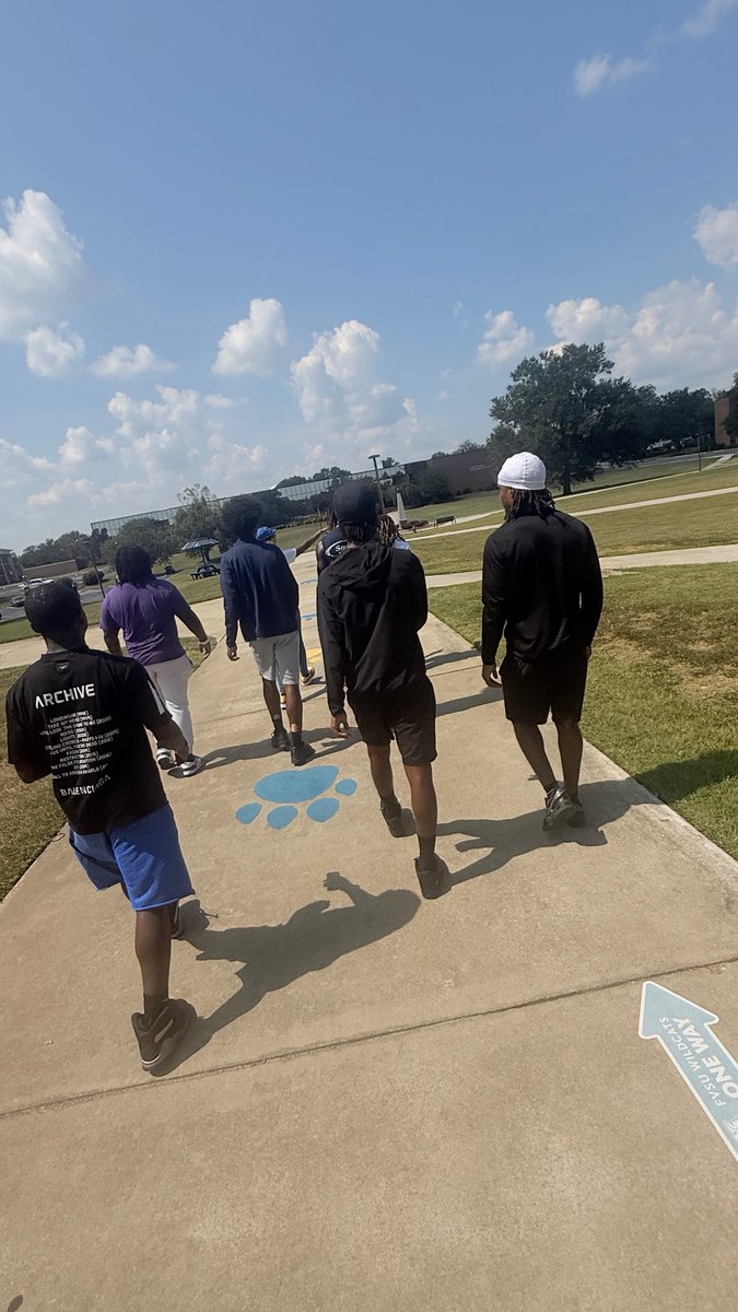 _JamesLee's tweet photo. Great time at Fort valley state @FVSUFootball @Coach_TPugh 
@TrellJones203 
@CoachSB_4theG 
@CoachStokowski 
@grayson_fb https://t.co/w7Cw1lBgnr