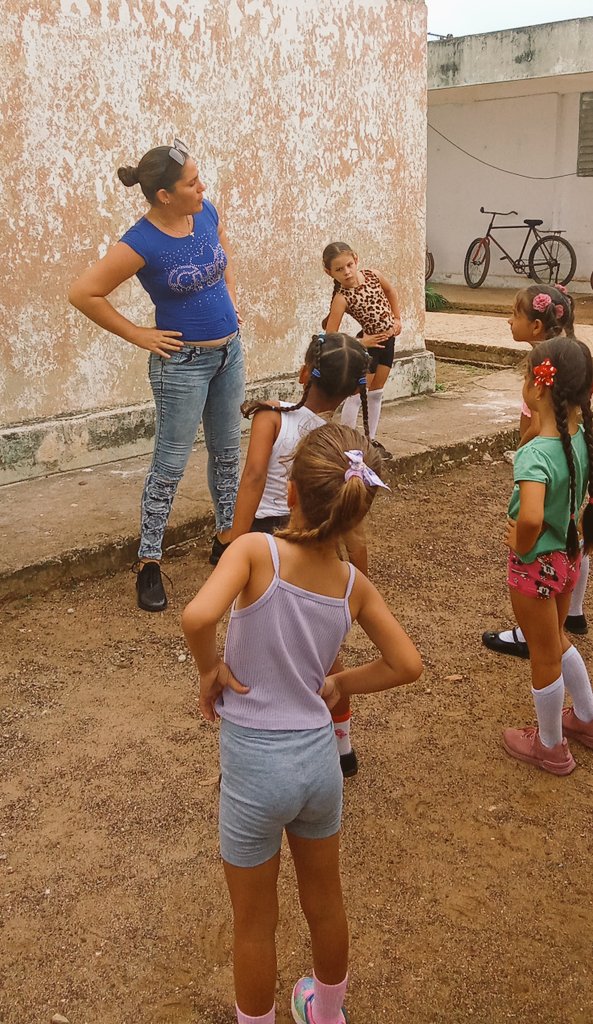 dgmesantodomingovc Participa en la Jornada de Bienestar para la Salud  en las instituciones educativas 🇨🇺