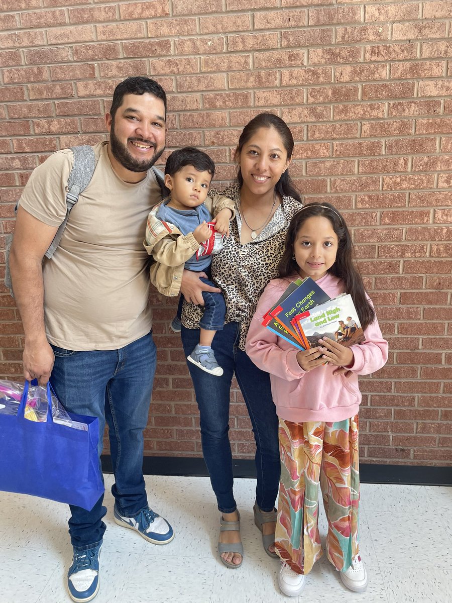 E3TechGirl's tweet image. Parent Connect Live! 2025 was amazing. Parents are their child’s first teacher. We loved pouring into them today to support the whole child. E3: Engagement. Exposure. Experiences. @NewtonCoSchools