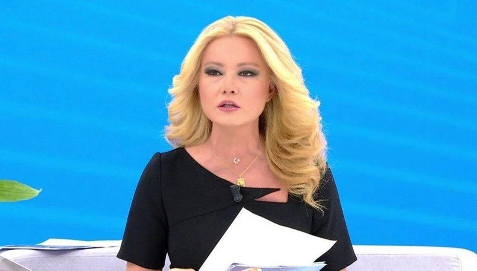 Solcu Gazete (@solcugazete60) on Twitter photo Rabia Naz'ımızın babası Şaban Vatan: (Müge Anlı'ya)
"Seni unuttuk sanma Müge Anlı. İntihar dosyası yalanını söylendiğin zamanlar unutulmadı.
Rabia Naz'ın babası olarak
hakkımda 1 TL'lik tazminat davası açmıştın, unutmadık o günü de...
Rabia Naz'ımızın ahı senin de üzerinde!" Rabia Naz'ımızın babası Şaban Vatan: (Müge Anlı'ya)
"Seni unuttuk sanma Müge Anlı. İntihar dosyası yalanını söylendiğin zamanlar unutulmadı.
Rabia Naz'ın babası olarak
hakkımda 1 TL'lik tazminat davası açmıştın, unutmadık o günü de...
Rabia Naz'ımızın ahı senin de üzerinde!"