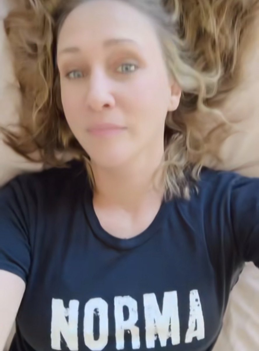 normerothinker's tweet image. “Hi. #norma”