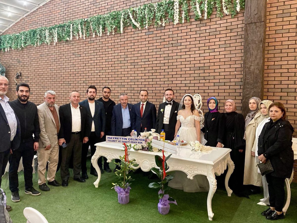 Beyza ve Mehmet Caner’in düğün merasimine İl Başkanımız Koray Erdoğan,il Kadın Kolları Başkanımız Melike Çilhan ve teşkilatımız ile birlikte katılarak bu özel günlerinde mutluluklarına ortak olduk. 

Genç çiftimize bir ömür boyu mutluluk diliyoruz.