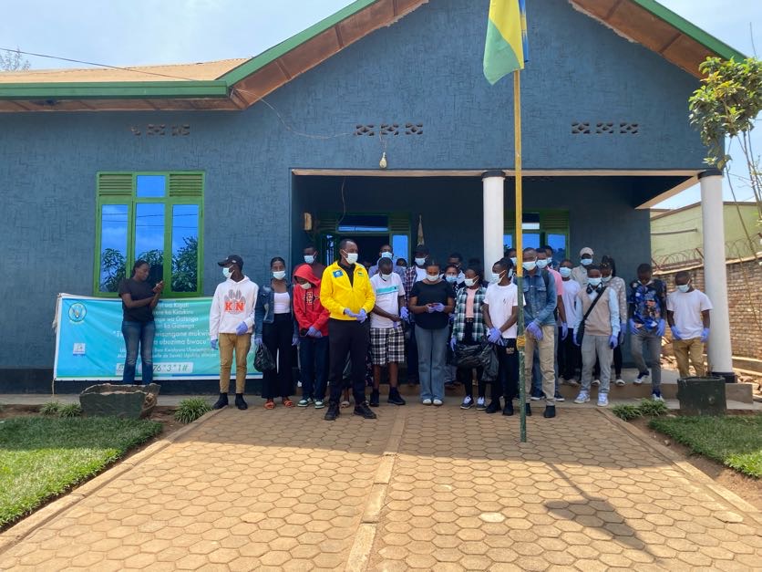 osm_Rwanda's tweet image. Today, we collaborated with Gatenga Sector to celebrate World Cleanup Day. We cleaned and mapped different areas of Kigali. Our volunteers picked up waste, disposed of it properly, and mapped the locations to support better waste management in Kigali City. Thank you @hotosm