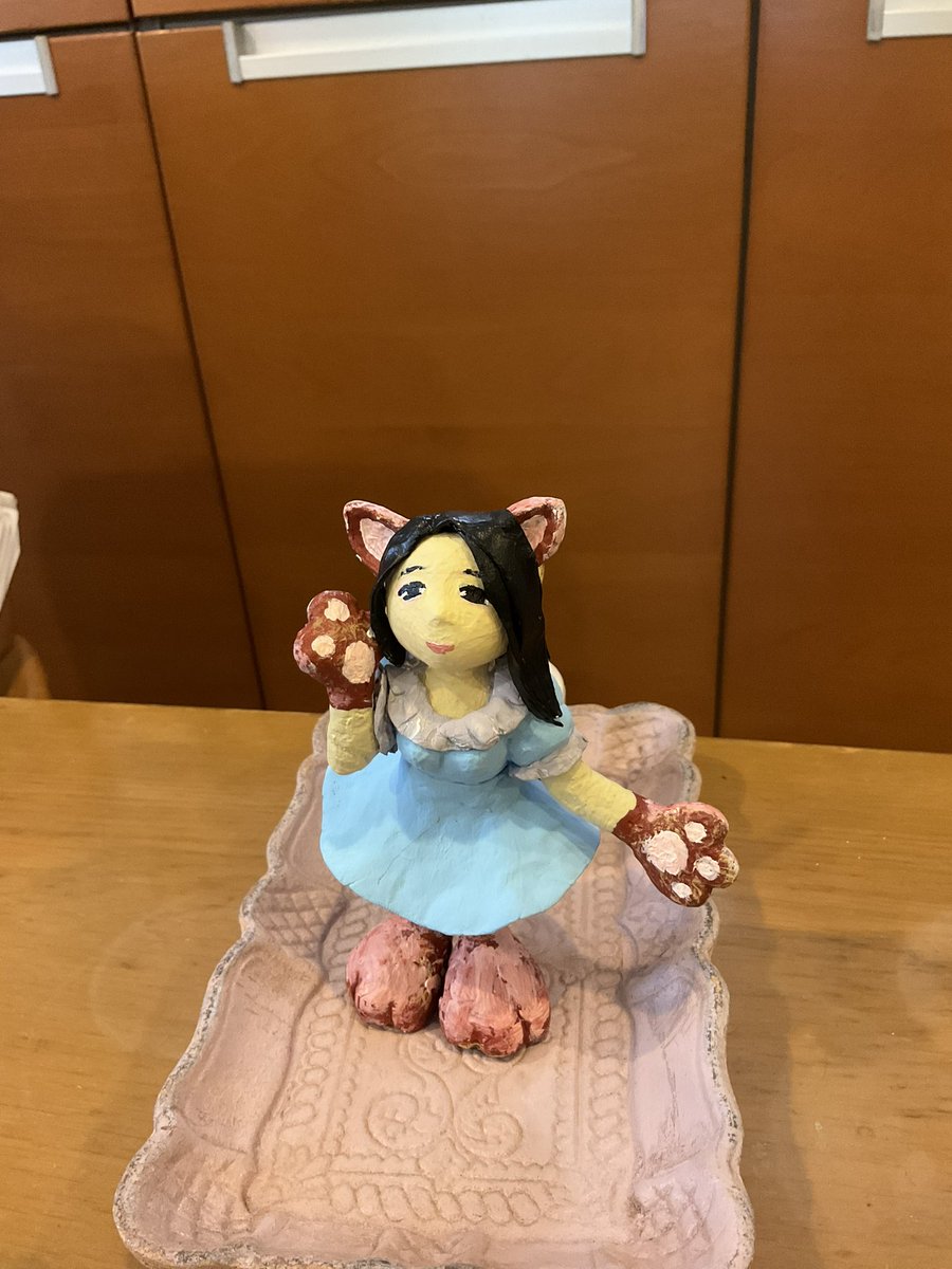 arukajinja's tweet photo. 〜🐙{本日の頒布物は、『猫娘コスプレたちとしこ型土偶』（限定数1)となります。

頒価は1億円。
『たちとしこ』というお名前の方に限り、99,999,999円お値引きいたしますので、お申し出ください。 https://t.co/UuCENT3QWZ