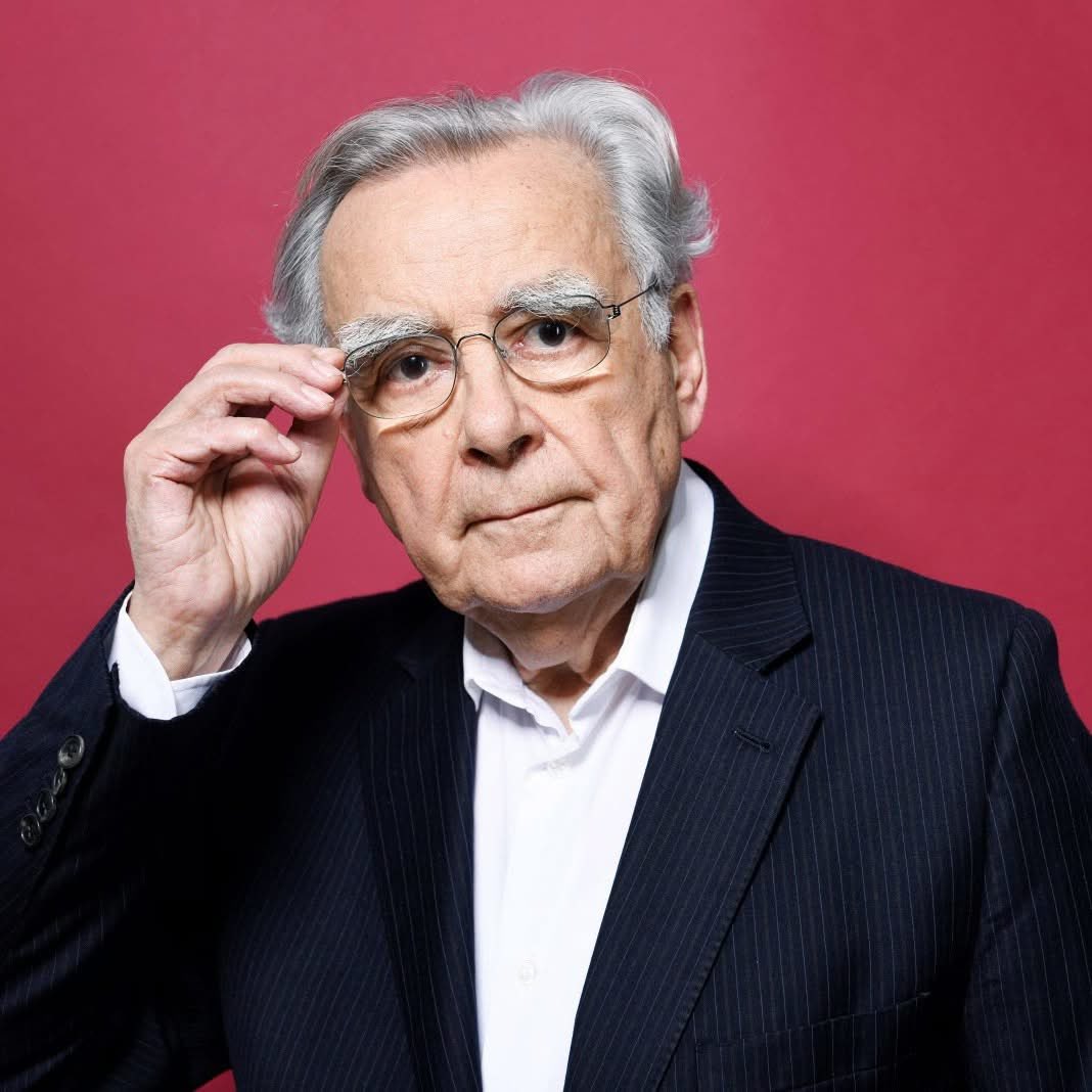 Paroles_auteurs's tweet image. "Jamais d'accent sur le e de ego ! Ce serait un pléonasme puisqu'un ego ne cesse de mettre l'accent sur lui."
Bernard Pivot