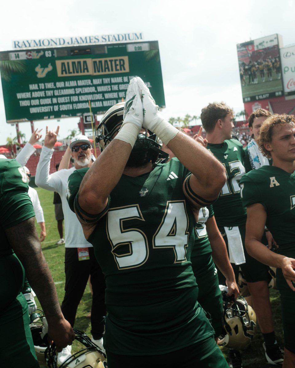 USFFootball's tweet image. W on 🎞️

#ComeToTheBay | #StayInTheBay