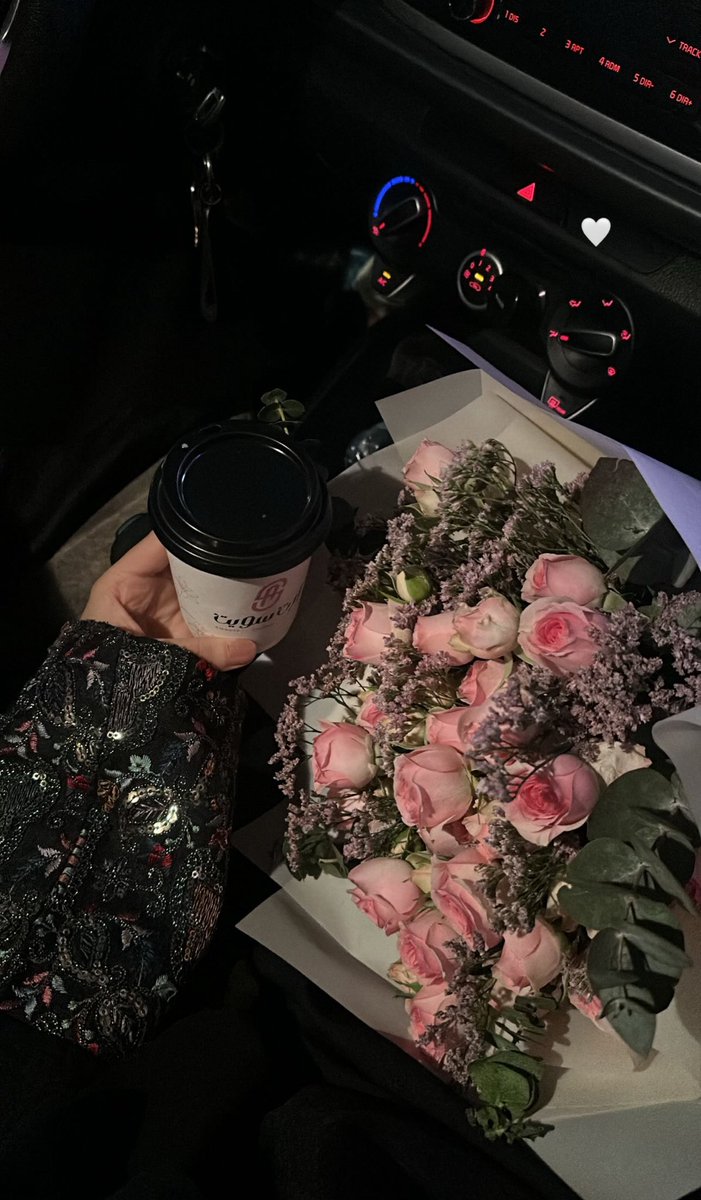 ri1x9's tweet photo. احب المفاجأت وانا متضايقه 🥺 https://t.co/IzpXJzuLWN